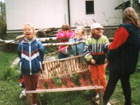 1999 - jaro - tkalcovský stav - tkáme strom